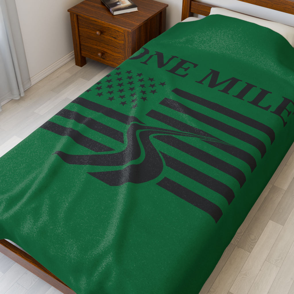 One Mile American Flag Velveteen Plush Blanket – Route Graphic Cozy Throw