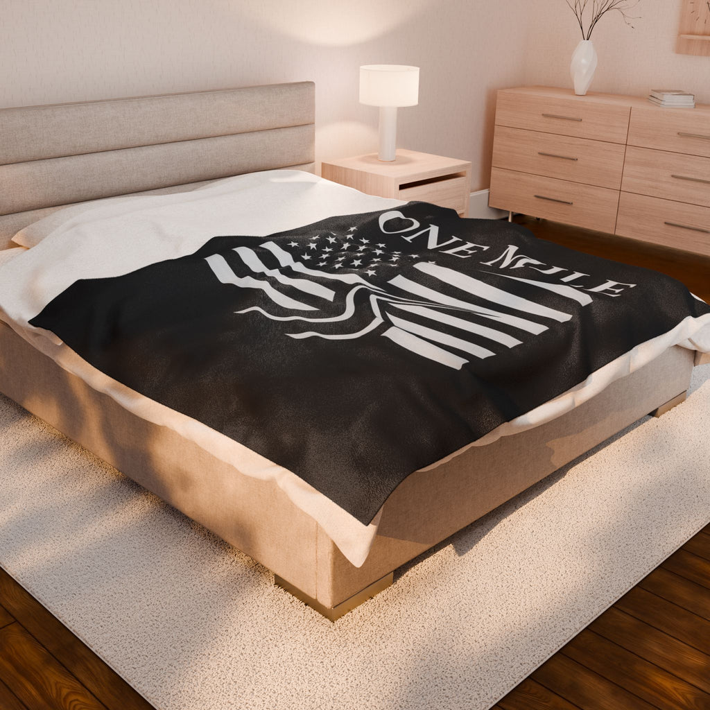 One Mile American Flag Velveteen Plush Blanket – Route Graphic Cozy Throw
